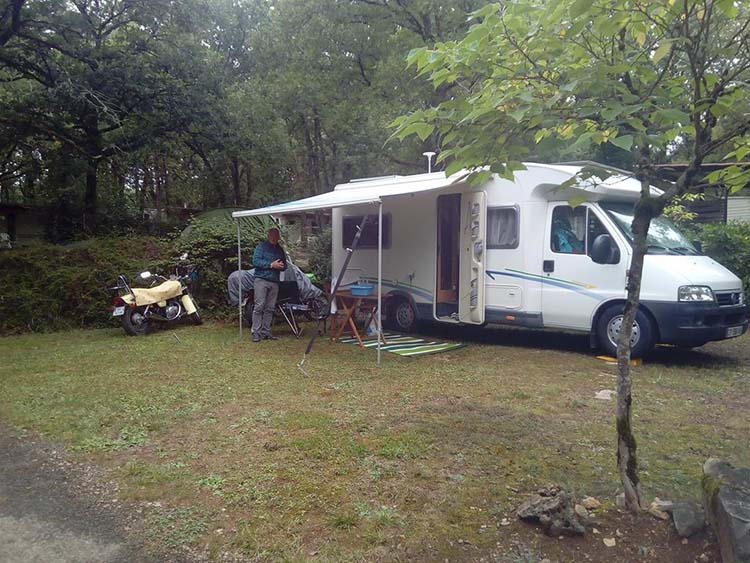 Comment réserver un emplacement de camping ? Corrèze<br>Réserver un emplacement de camping en Corrèze<br>Réservation d’un emplacement de camping en Corrèze
